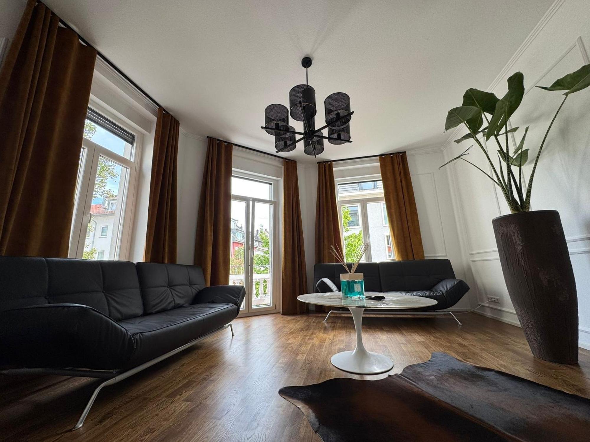 Apartment Historical Luxury Homes - Familiensuite Mit Terrasse Freiburg im Breisgau